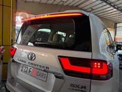 تۆیۆتا لاند کروزەر